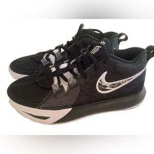 Nike Kyrie Boys Flytrap Vi DQ8094-009 Basketball Shoes NWOB